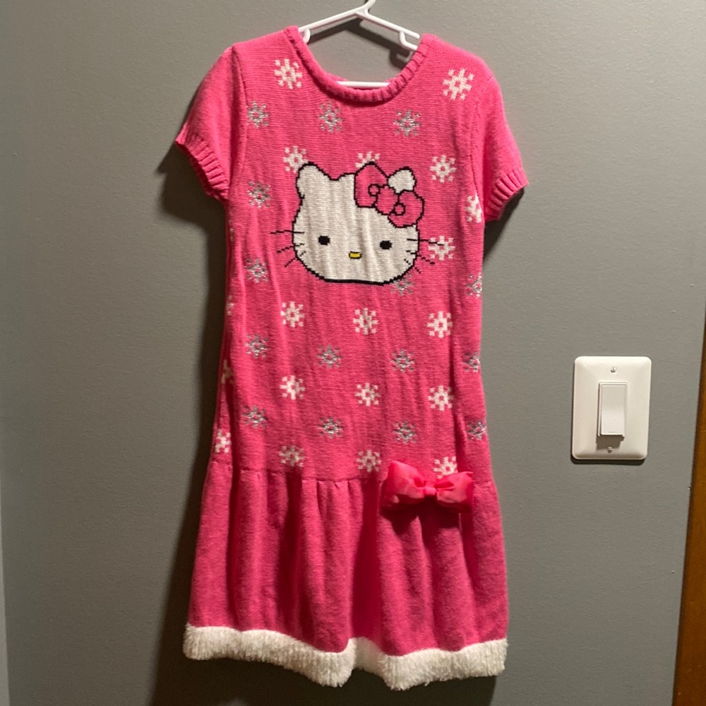 BRAND NEW GIRLS HELLO KITTY DRESS SIZE 7/8! NWOT. NEVER WORN. SMOKE FREE HOME
